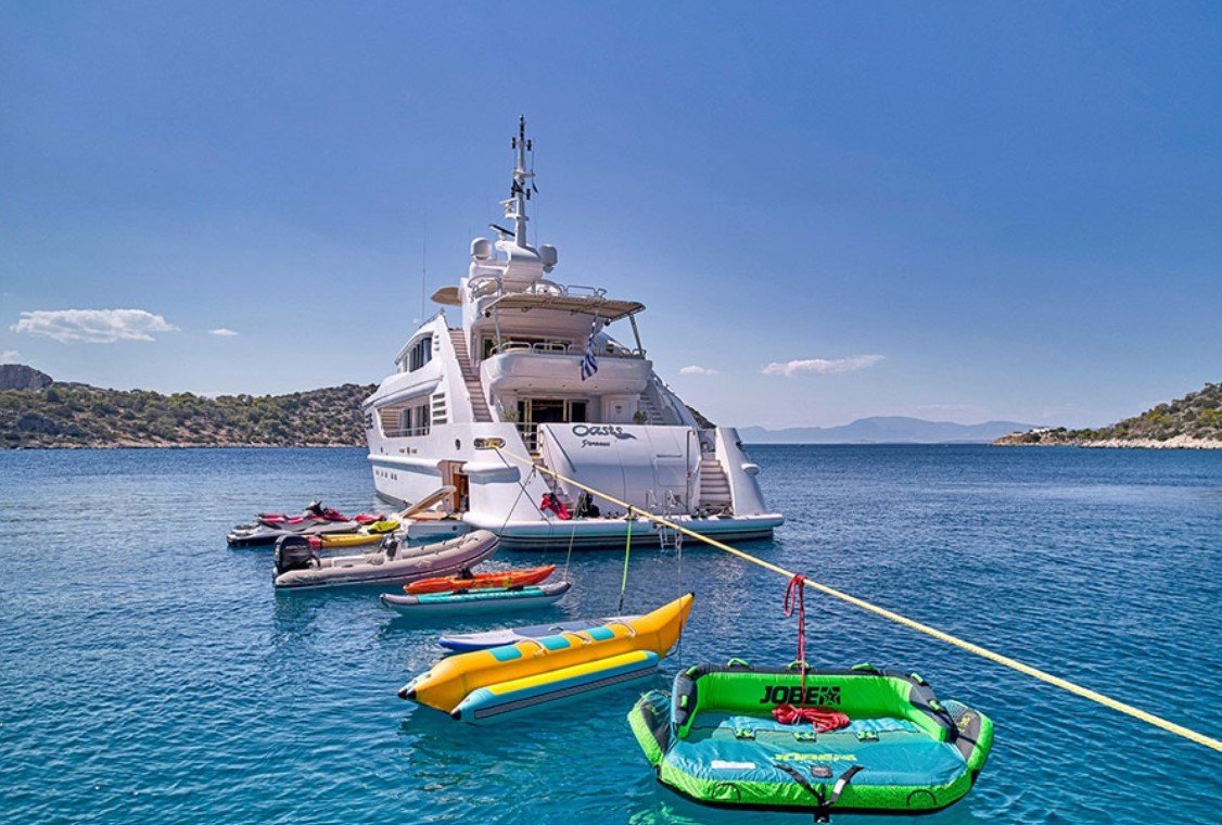 Mega Motor Yacht OASIS