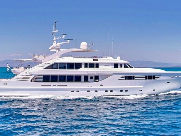 Mega Motor Yacht OASIS
