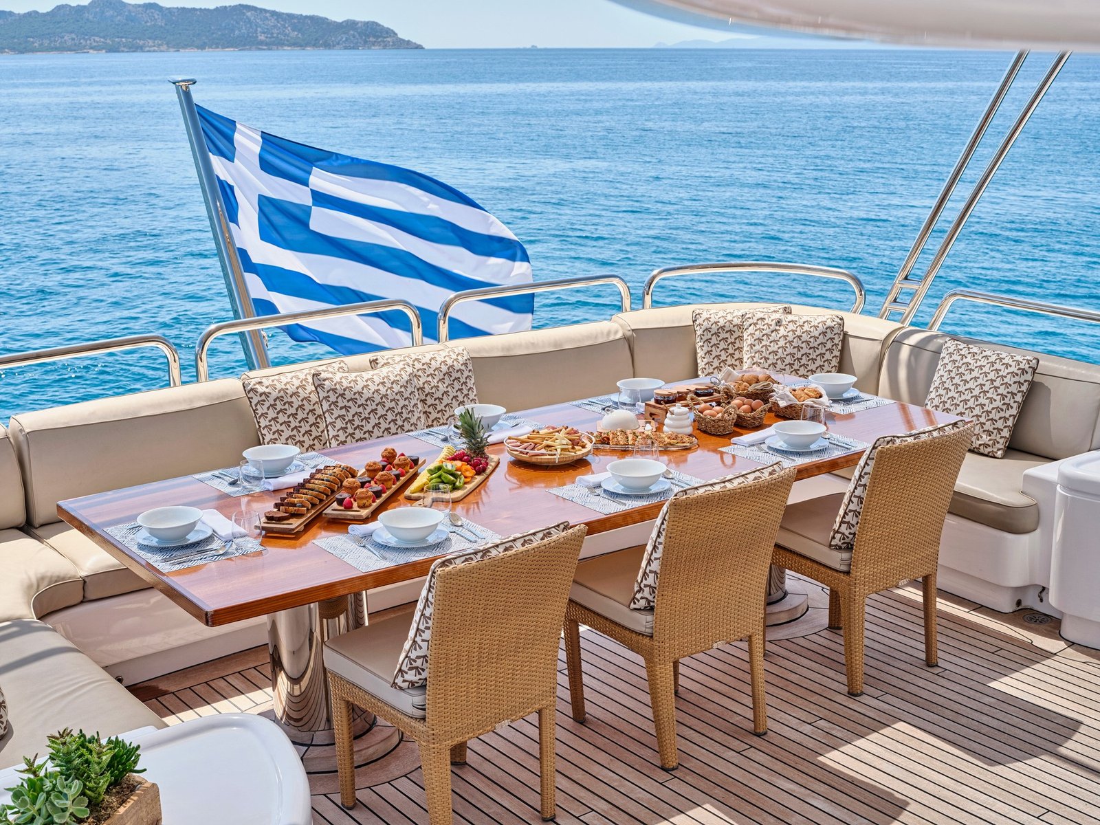 Mega Motor Yacht OASIS