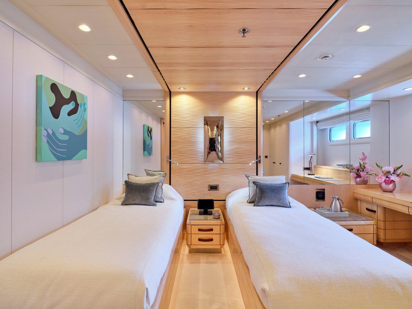 Mega Motor Yacht O’EVA