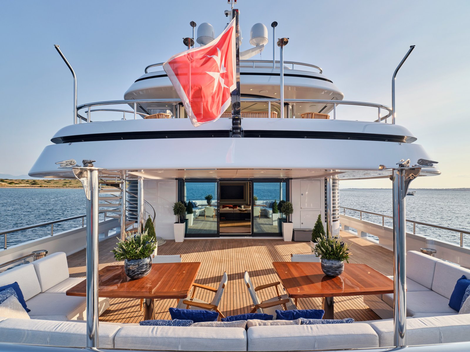Mega Motor Yacht O’EVA