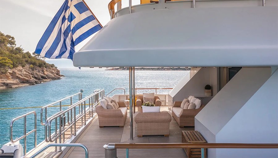 Vera-yacht-charter-8 Mega Motor Yacht VERA
