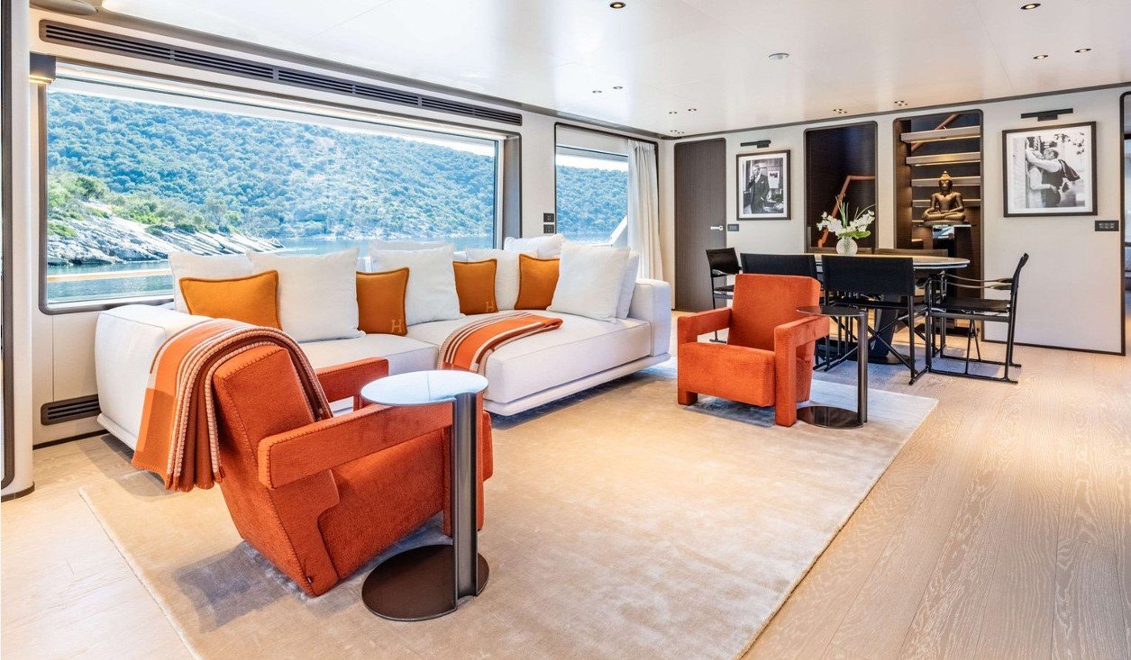 Luxury Motor Yacht AT ONE