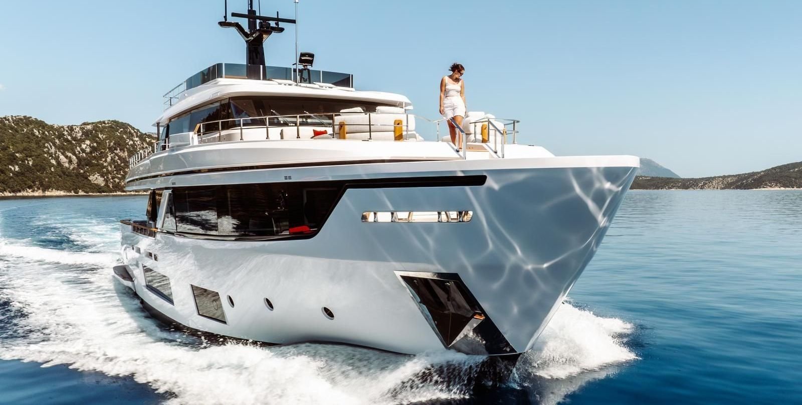 Luxury Motor Yacht AT ONE