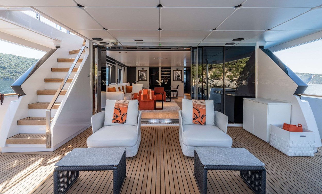 Luxury Motor Yacht AT ONE