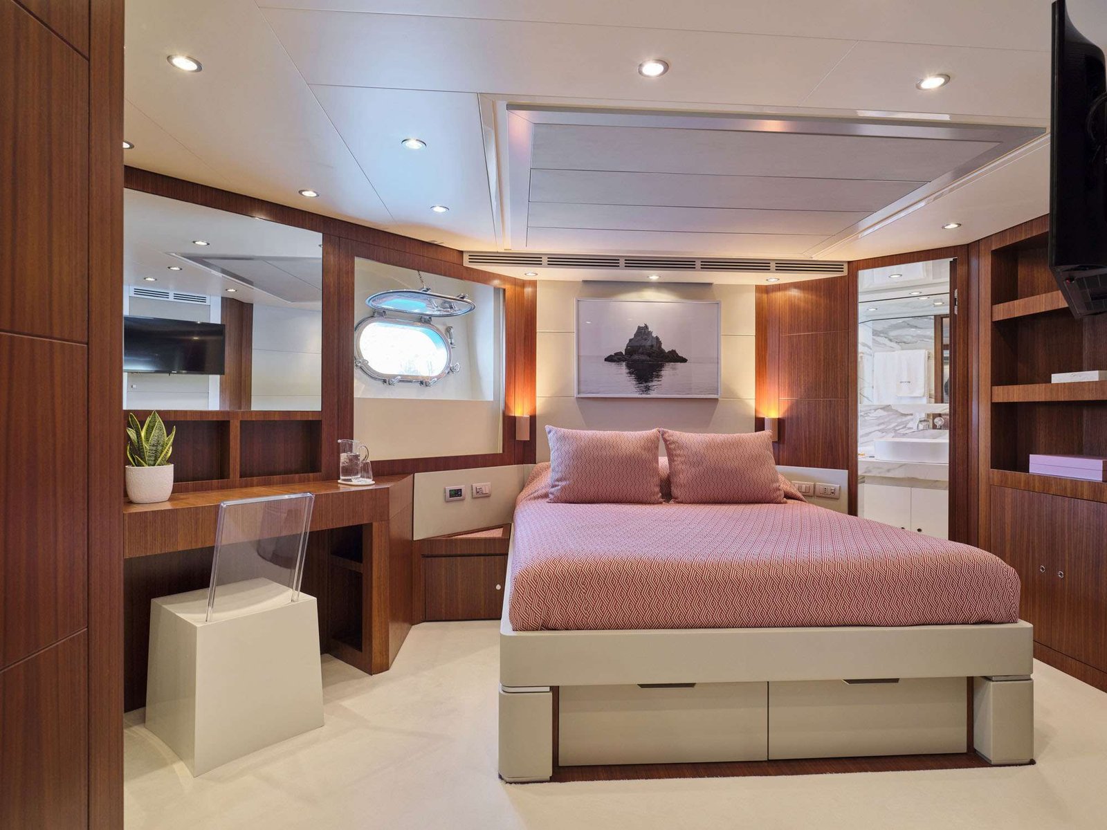 Luxury Motor Yacht BEYOND