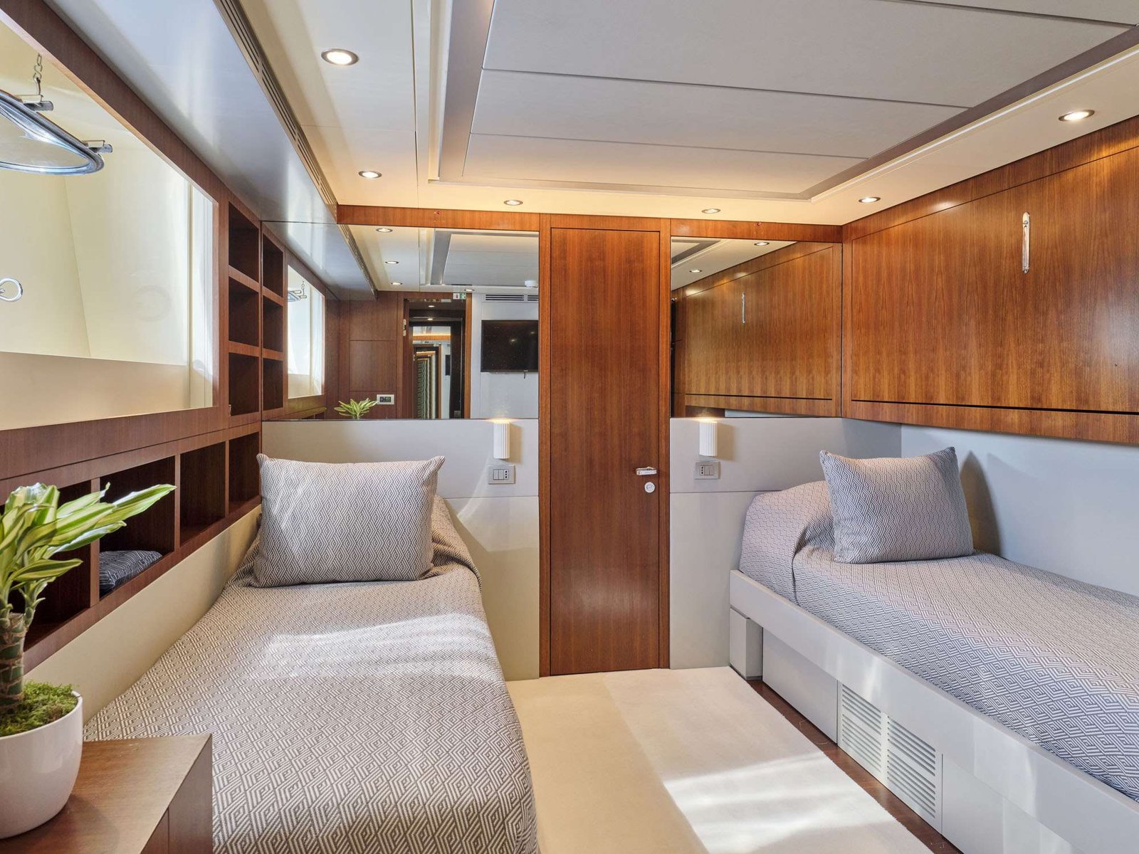 Luxury Motor Yacht BEYOND