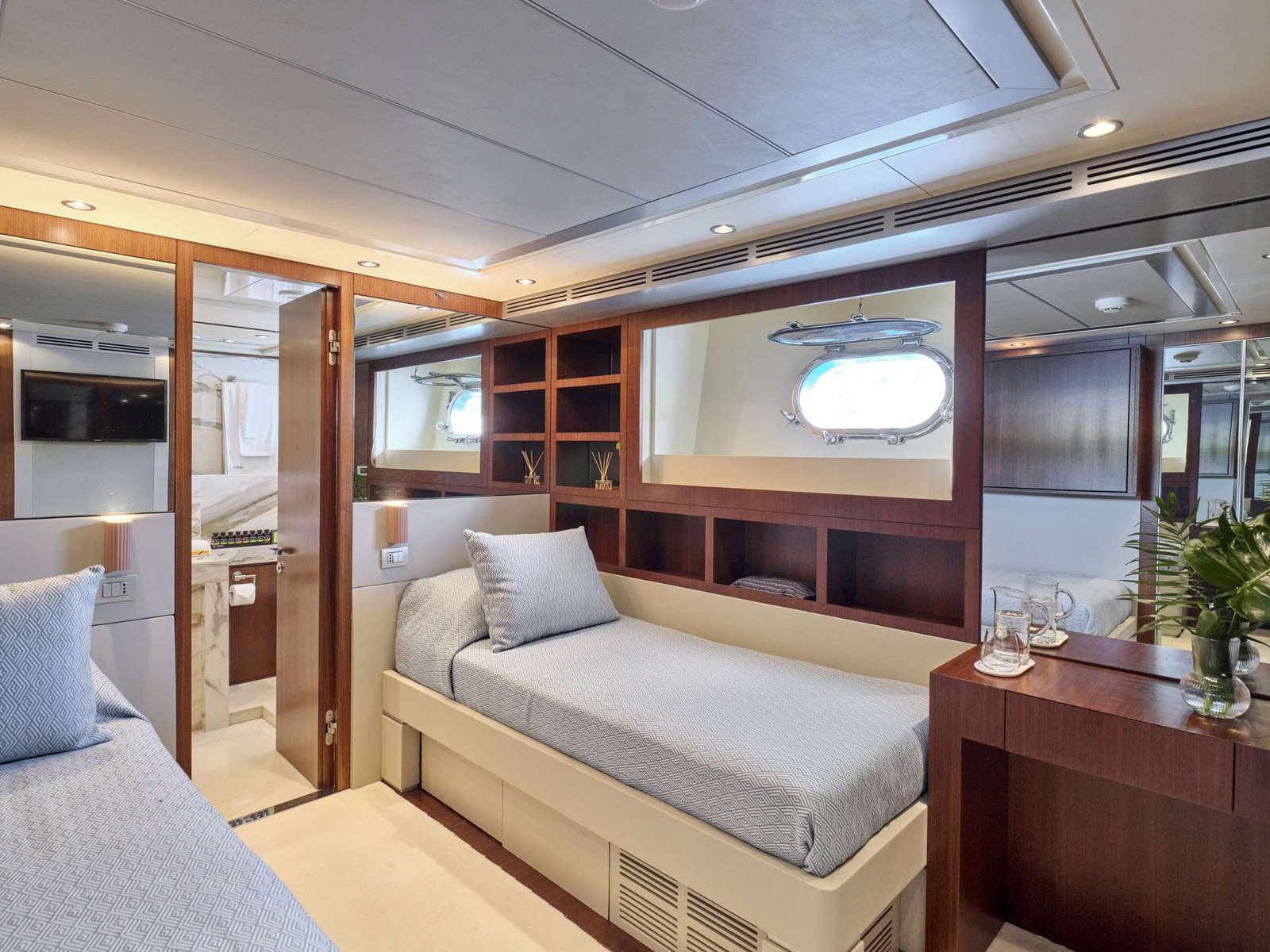 Luxury Motor Yacht BEYOND