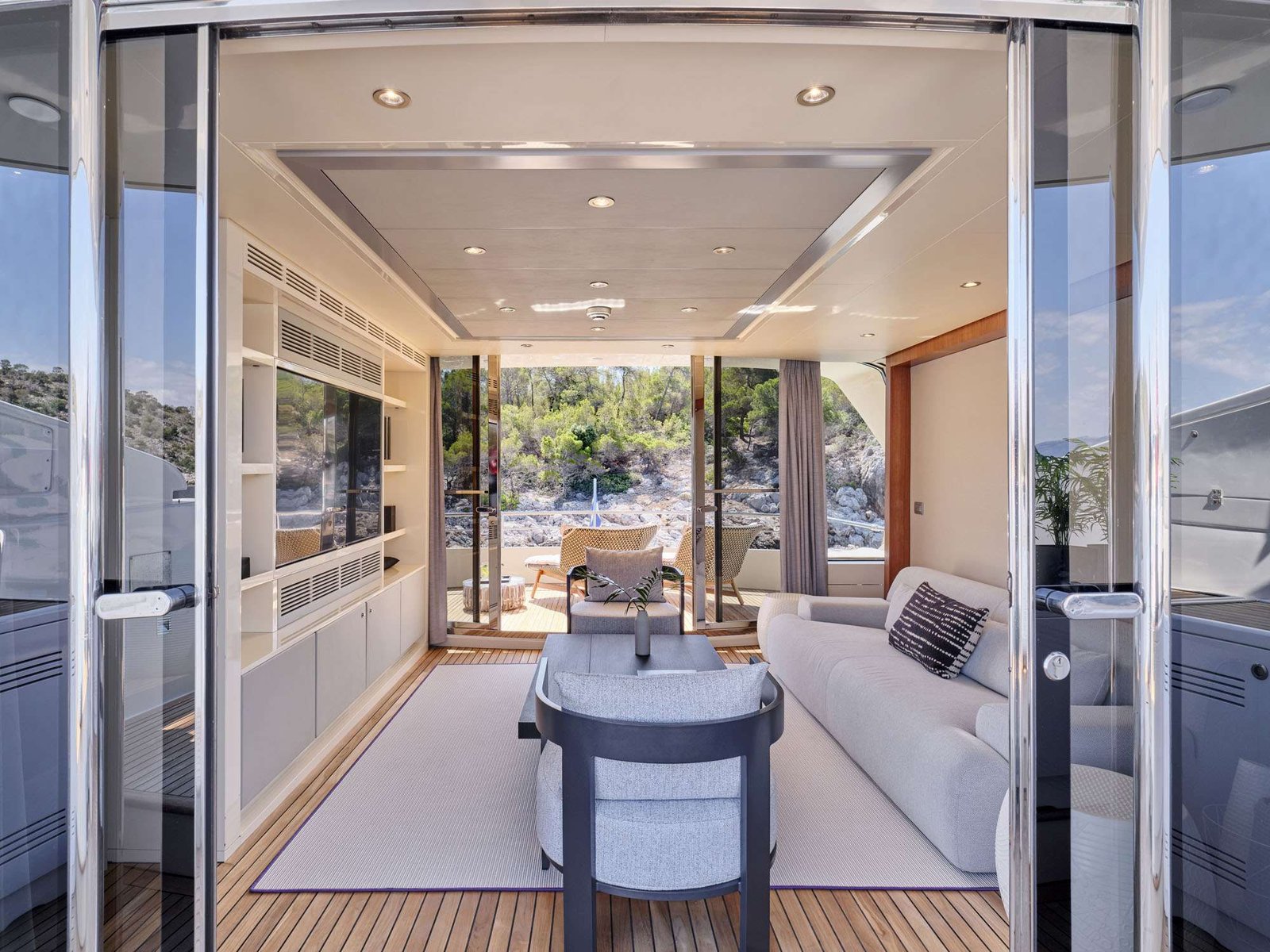Luxury Motor Yacht BEYOND