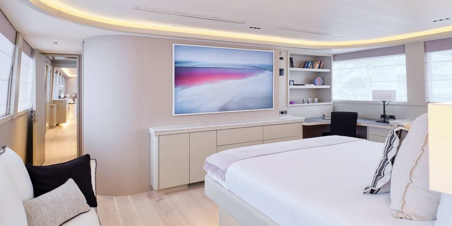 Luxury Motor Yacht ENDLESS SUMMER