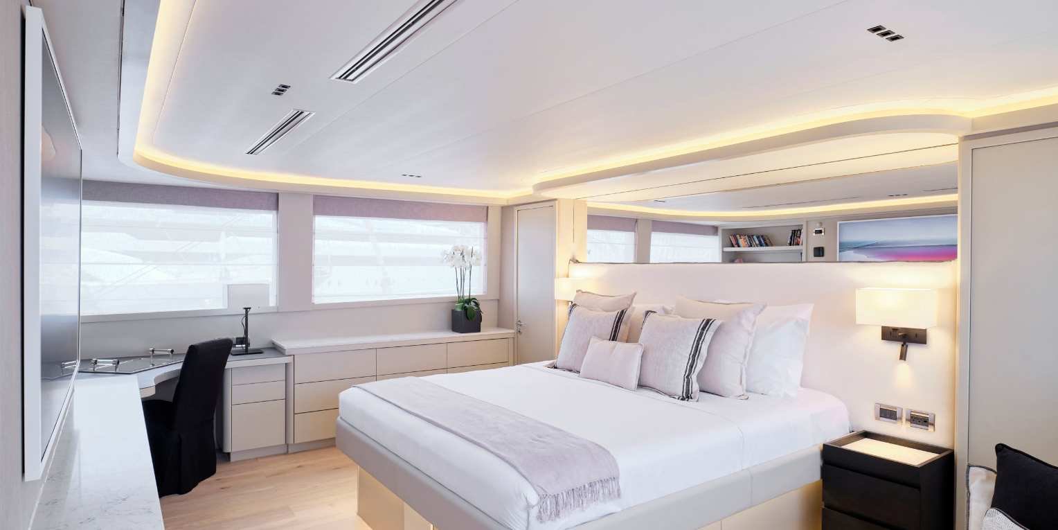 Luxury Motor Yacht ENDLESS SUMMER