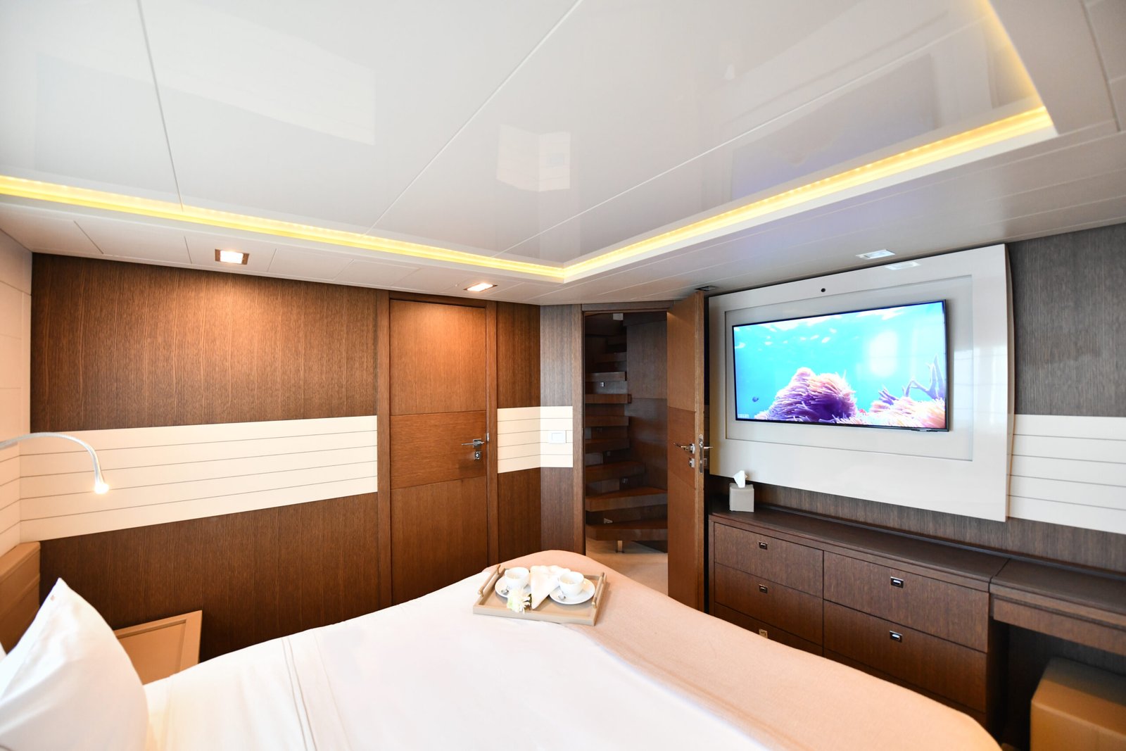 Luxury Motor Yacht INFINITAS