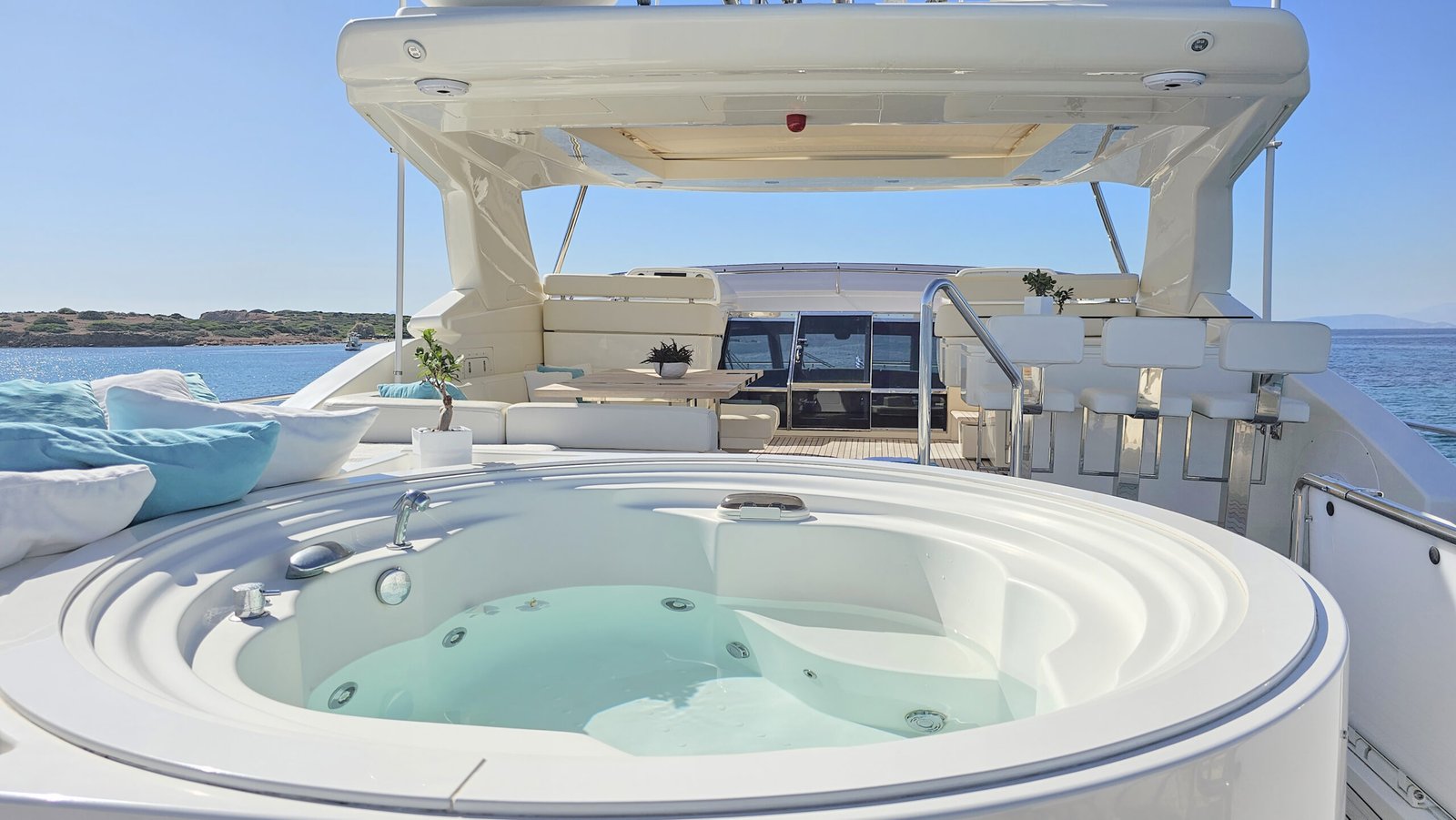 Luxury Motor Yacht INFINITAS