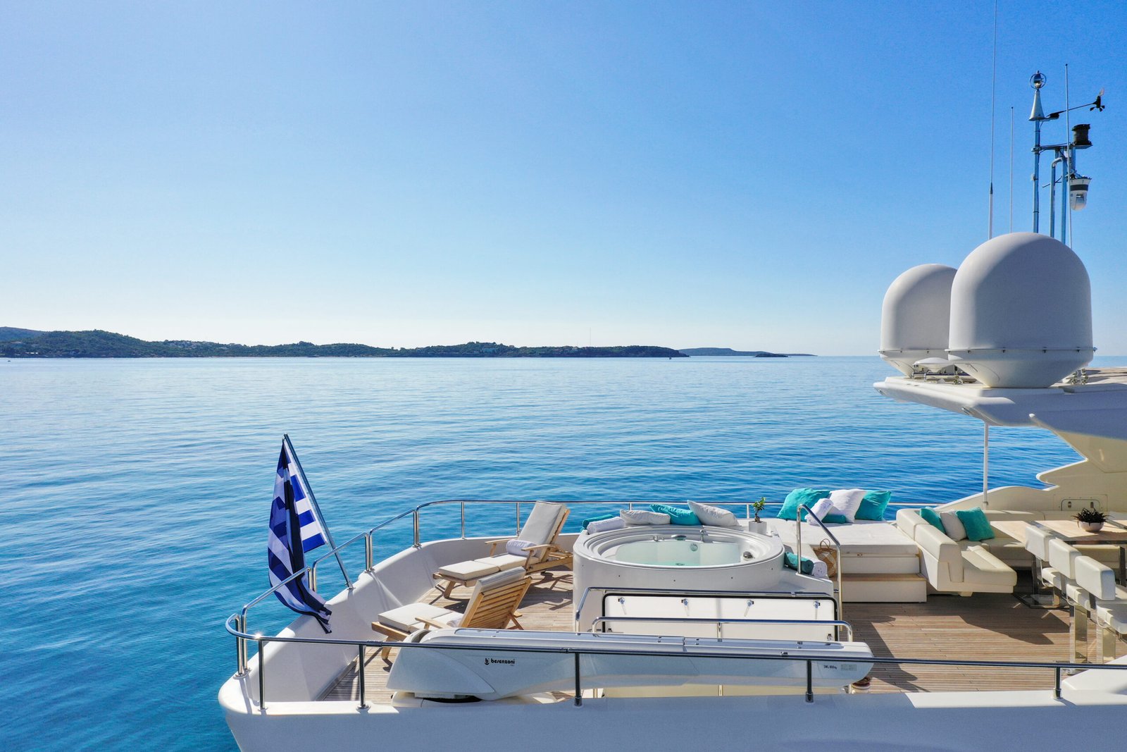 Luxury Motor Yacht INFINITAS