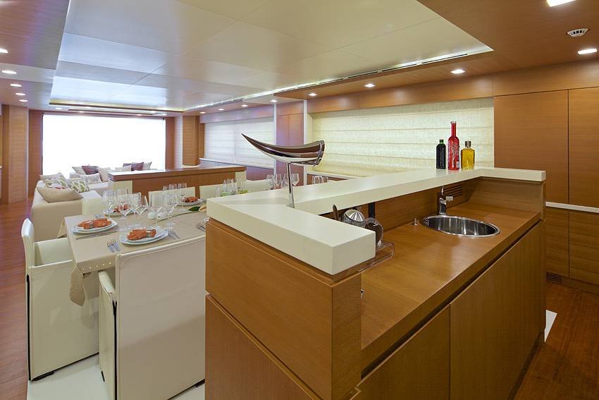 Luxury Motor Yacht KINTARO