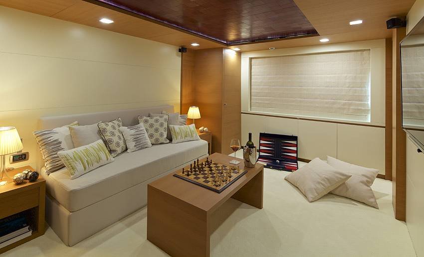 Luxury Motor Yacht KINTARO