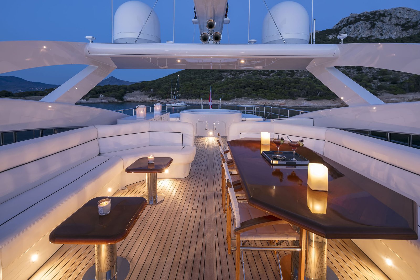 LEQUINOX-10-Hellas-Yachting Luxury Motor Yacht L’EQUINOX
