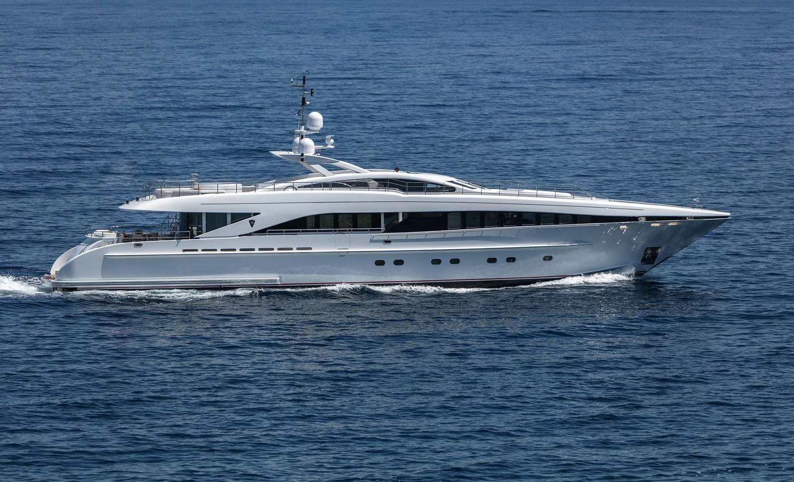 LEQUINOX-2-Hellas-Yachting Luxury Motor Yacht L’EQUINOX