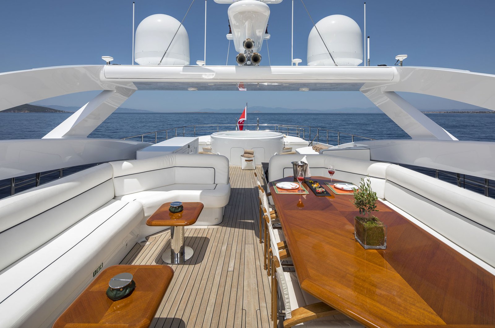 LEQUINOX-5-Hellas-Yachting Luxury Motor Yacht L’EQUINOX