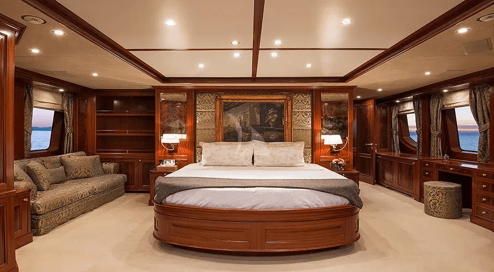 Luxury Motor Yacht OPTİON B