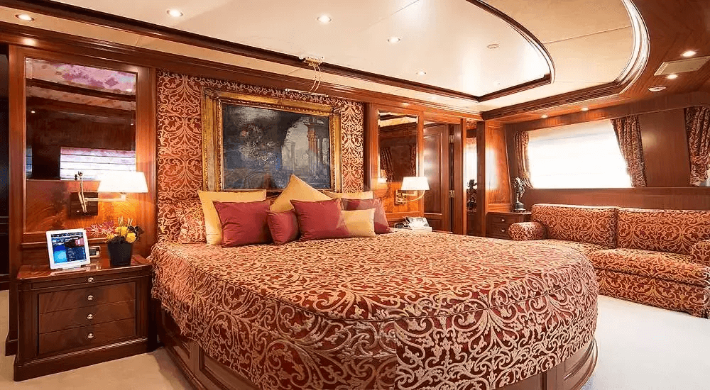 Luxury Motor Yacht OPTİON B