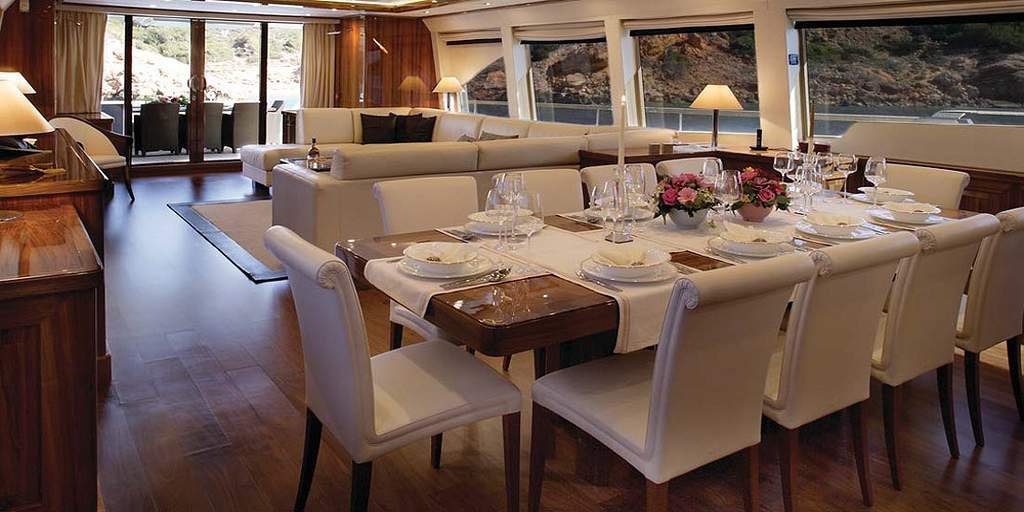 Luxury Motor Yacht DRAGON