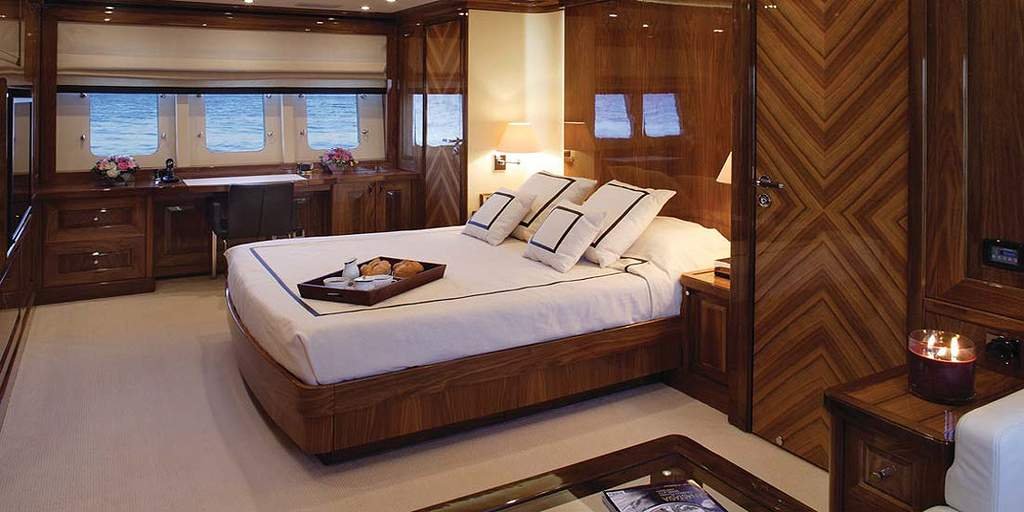 Luxury Motor Yacht DRAGON