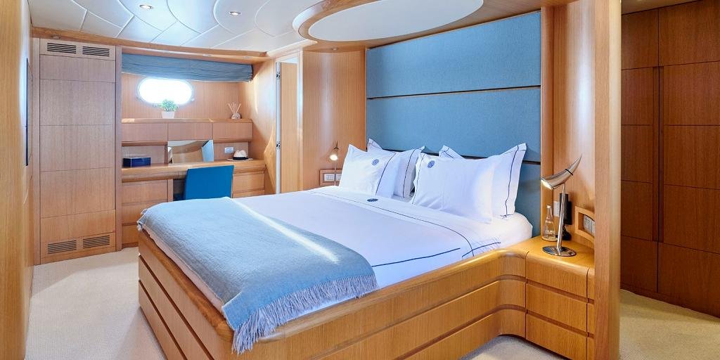 Luxury Motor Yacht ANASA