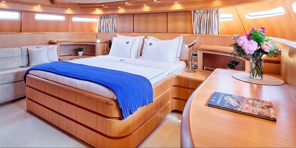 Luxury Motor Yacht ANASA