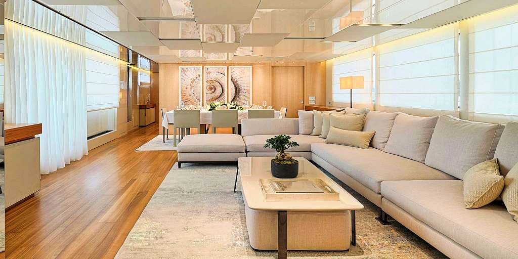 Luxury Motor Yacht GOLDEN
