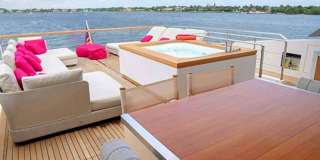 Luxury Motor Yacht GOLDEN