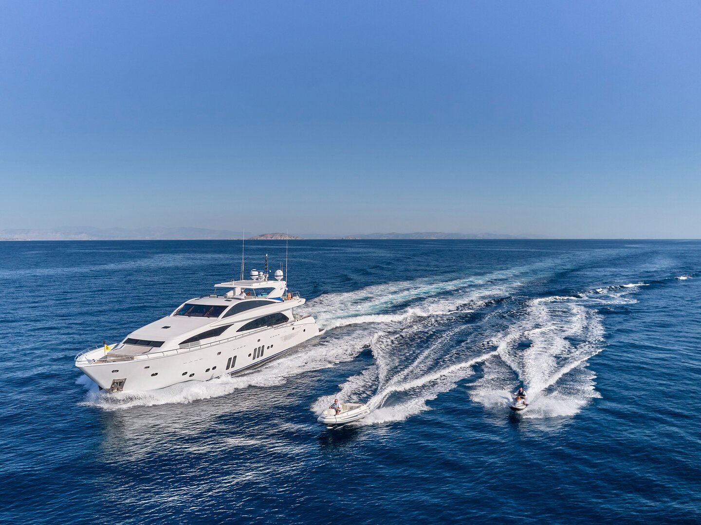 Luxury Motor Yacht HAKUNA MATATA