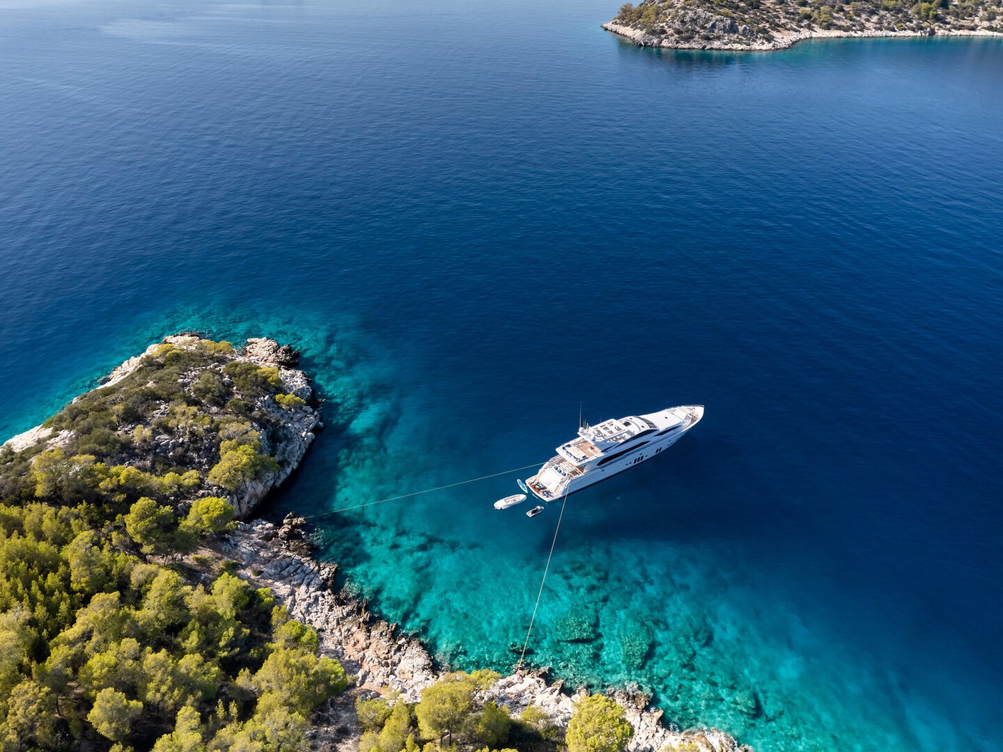 Luxury Motor Yacht HAKUNA MATATA