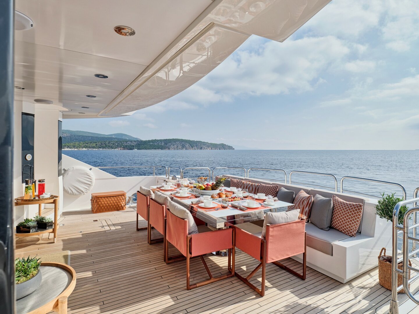 Luxury Motor Yacht MAKANI II