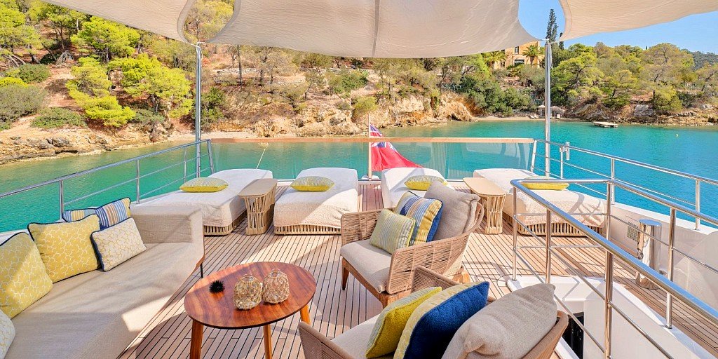 Motor-Yacht-Rare-Diamond-5-Hellas-Yachting Luxury Motor Yacht RARE DIAMOND