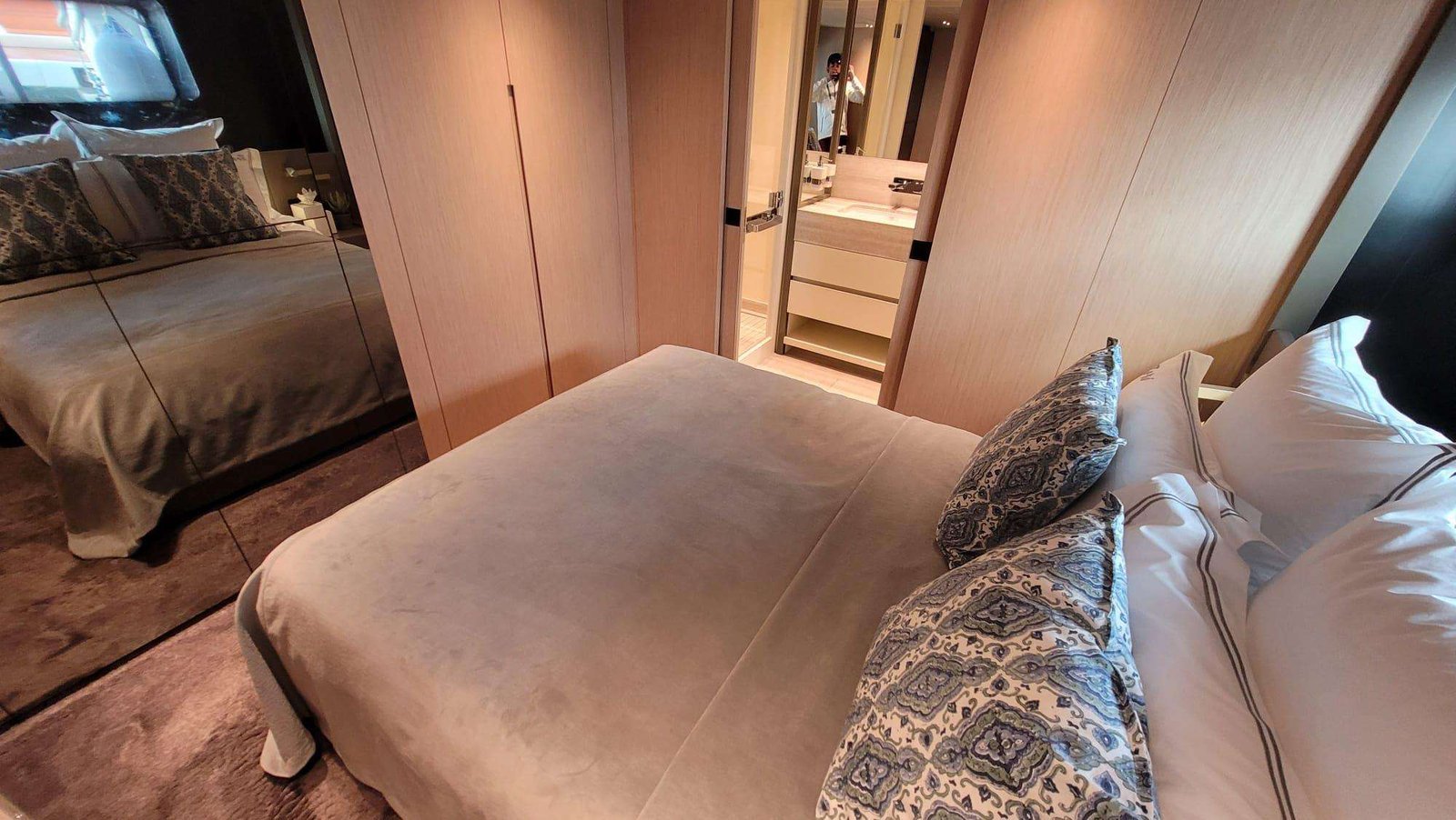 Luxury Motor Yacht FLORI