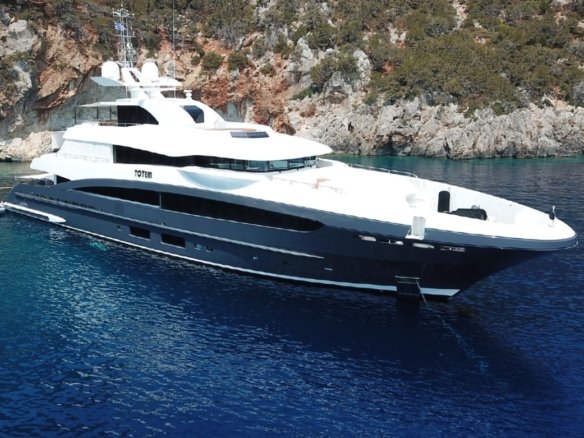 Mega Motor Yacht TOTEM