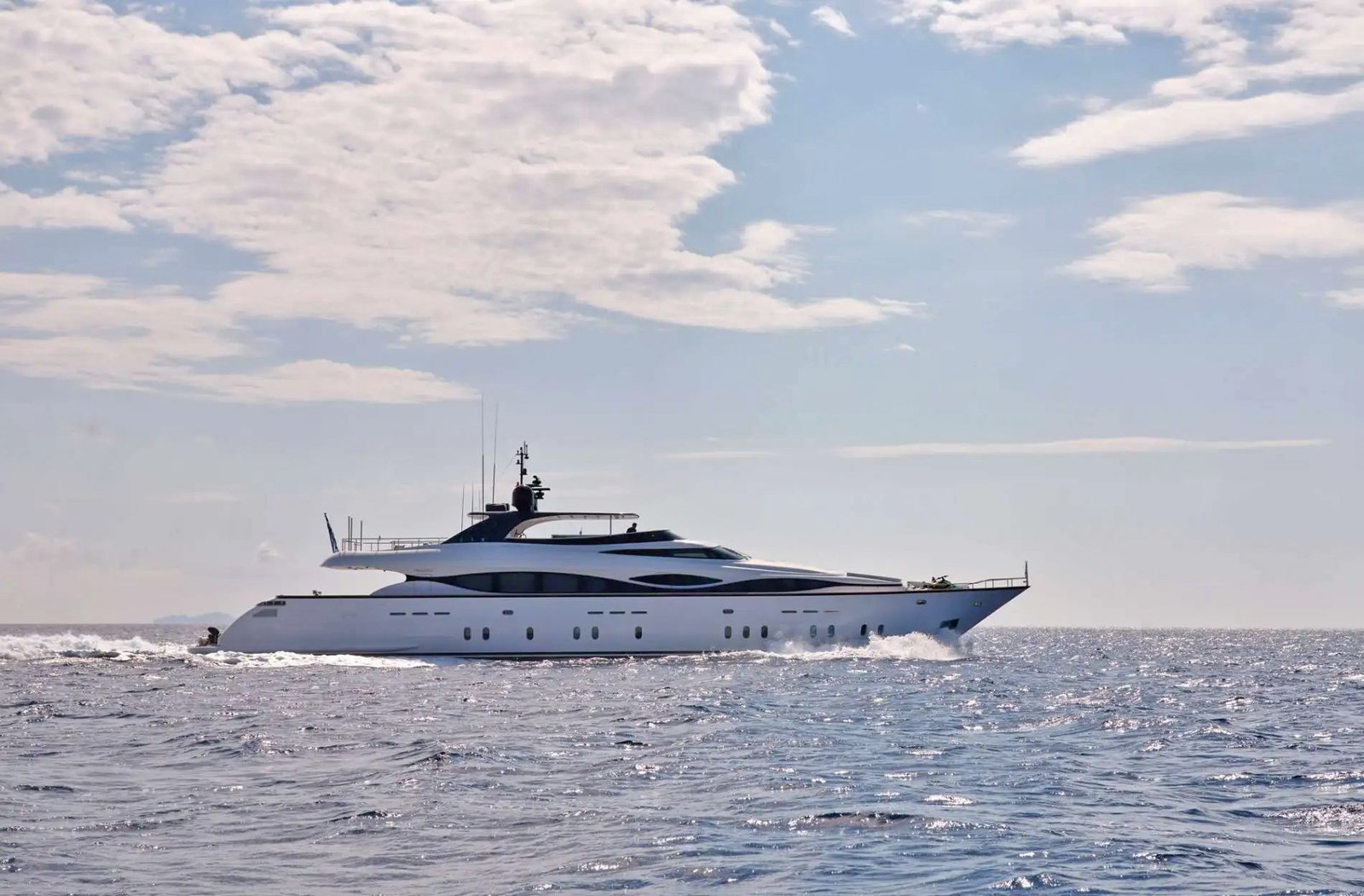 Luxury Motor Yacht PAREAKI II