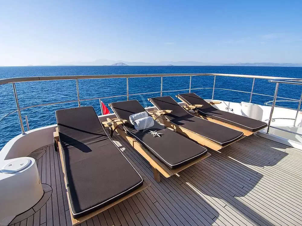 Luxury Motor Yacht SOURAYA