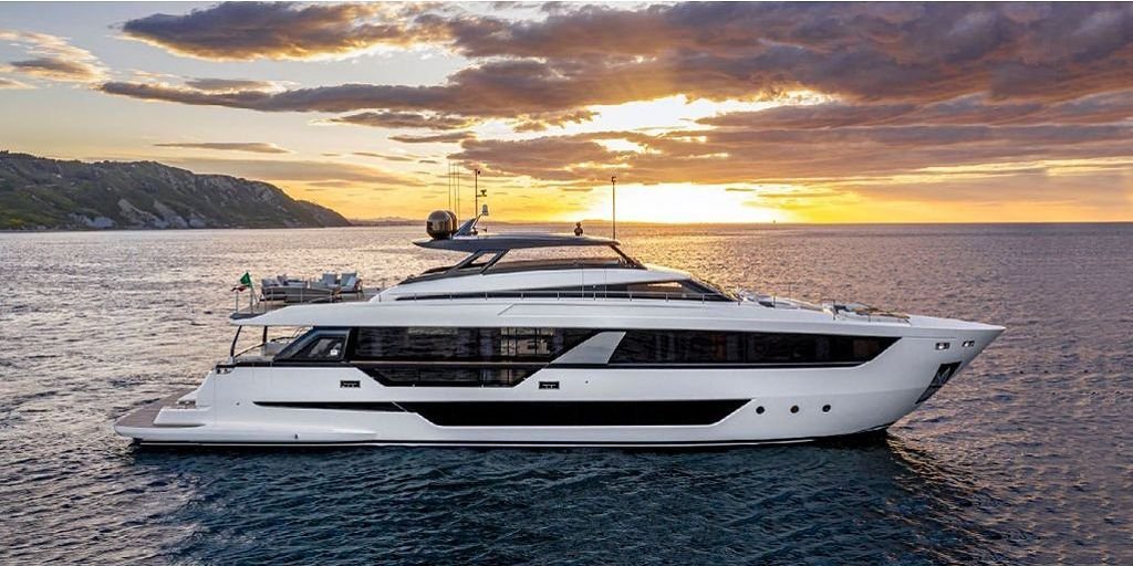Luxury Motor Yacht SPICA