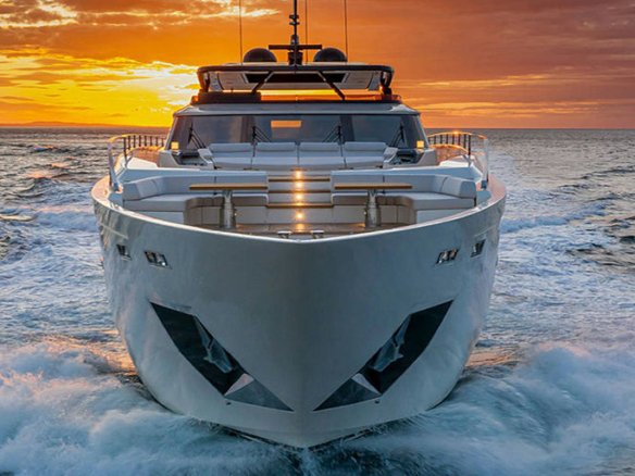 Luxury Motor Yacht SPICA