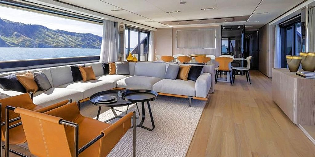Luxury Motor Yacht SPICA