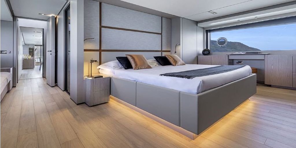 Luxury Motor Yacht SPICA