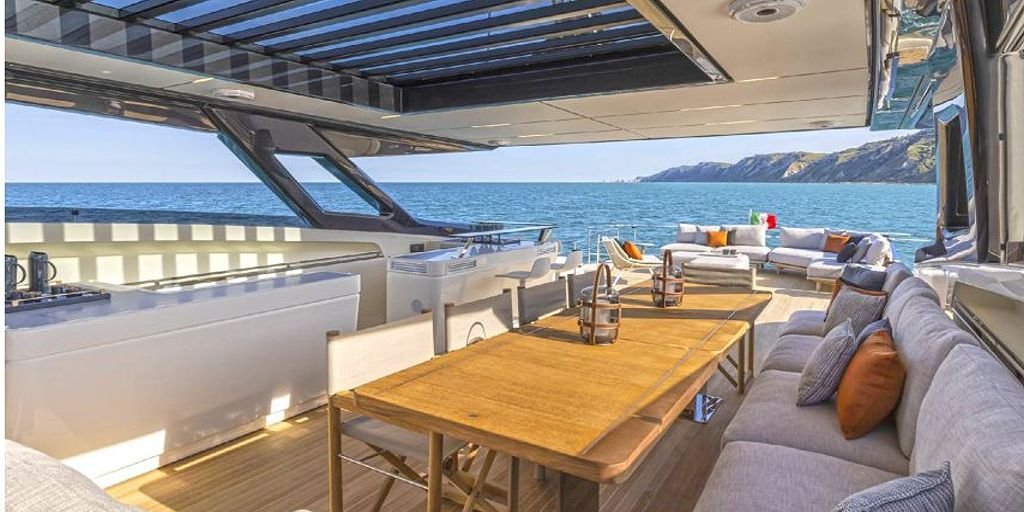 Luxury Motor Yacht SPICA