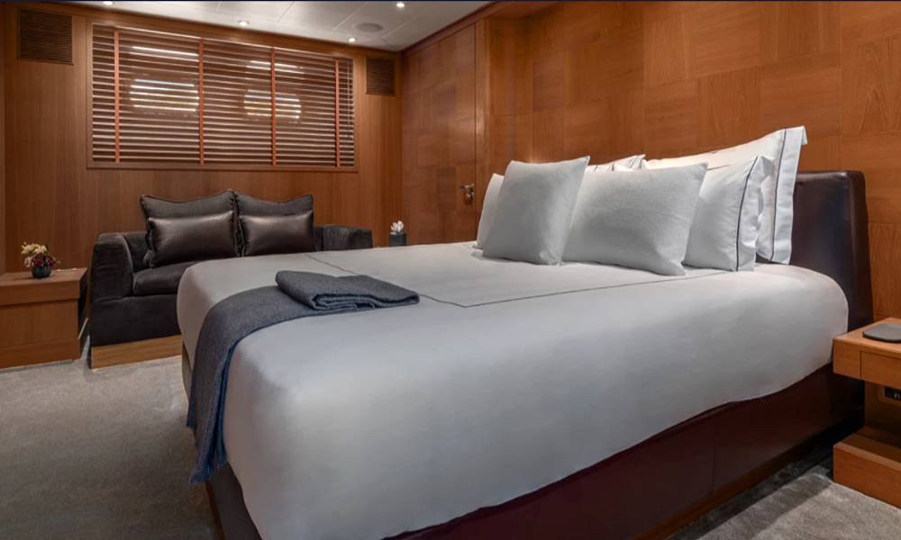 Luxury Motor Yacht TIGRA