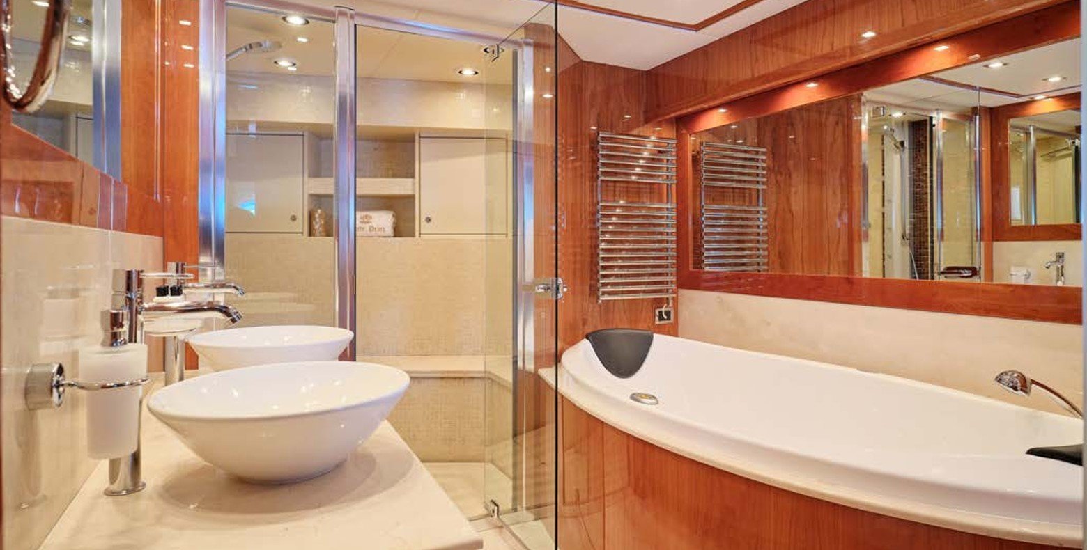 Luxury Motor Yacht WHITE PEARL