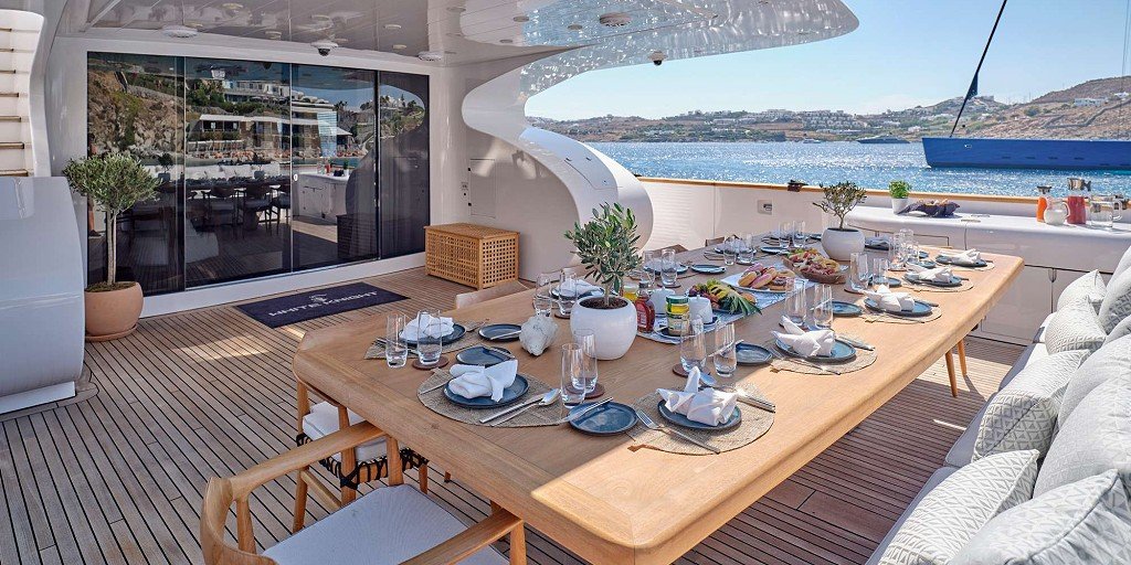 Luxury Motor Yacht WHITE KNIGHT