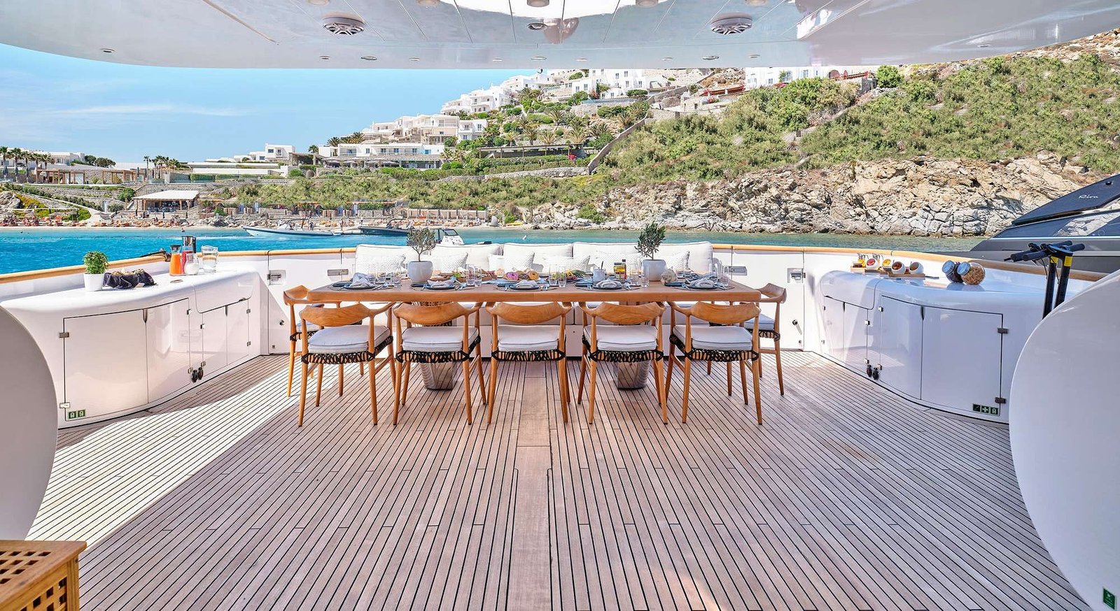 Luxury Motor Yacht WHITE KNIGHT